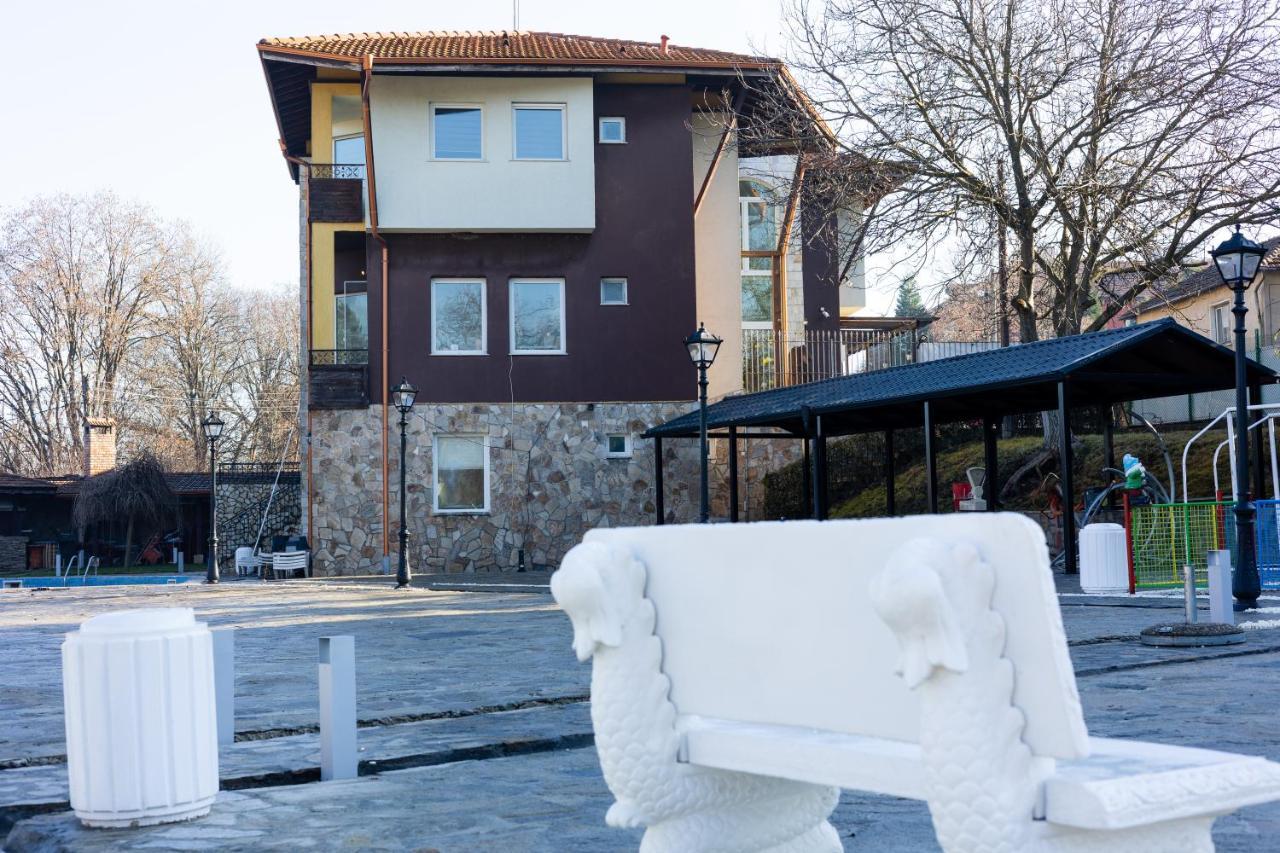 Sea And Mountain Hotel Prolesha Bagian luar foto