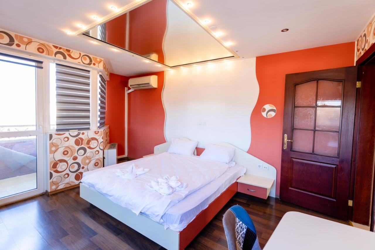 Sea And Mountain Hotel Prolesha Bagian luar foto