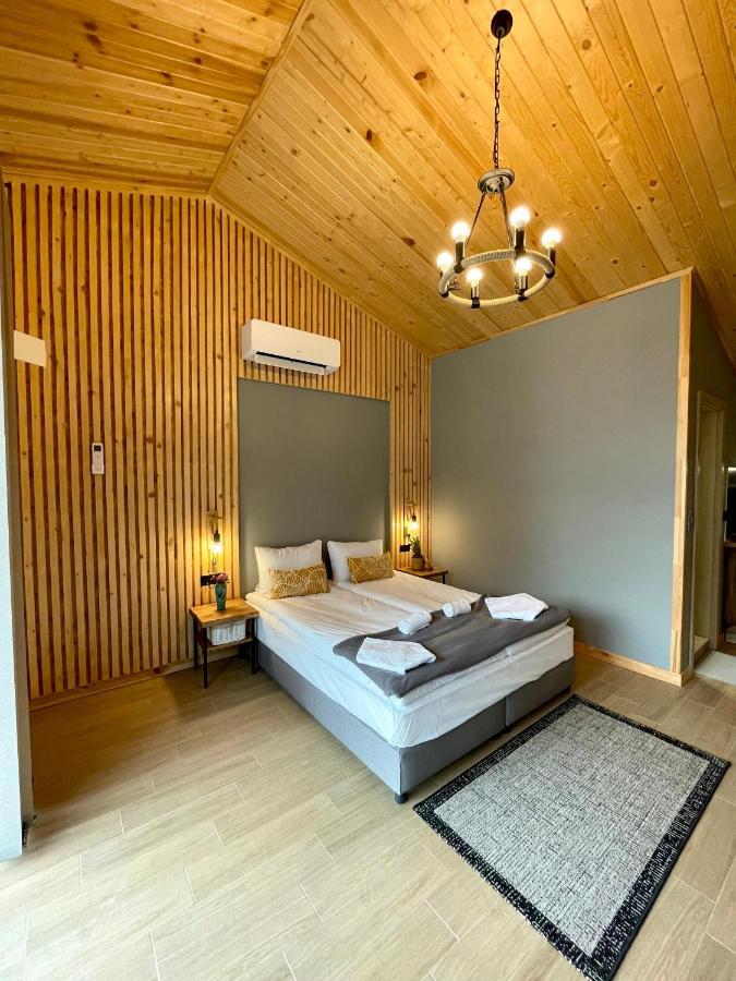 Sea And Mountain Hotel Prolesha Bagian luar foto